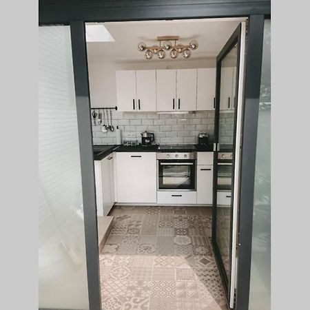 Wunderschoene Sanierte Wohnung Vor Den Toren Koelns Esterno foto